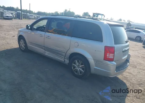 2010 Chrysler Town & Country Touring from USA, damaged, VIN 2A4RR5DX1AR290963